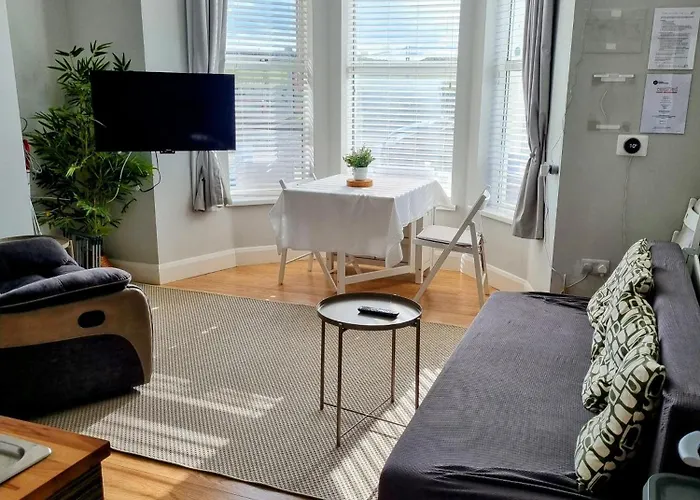 1 West Beach - Dog Friendly - Portrush By The Sea