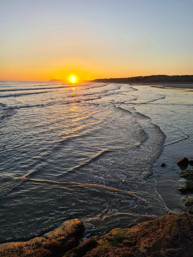Apartment 1 West - Dog Friendly - By The Sea
