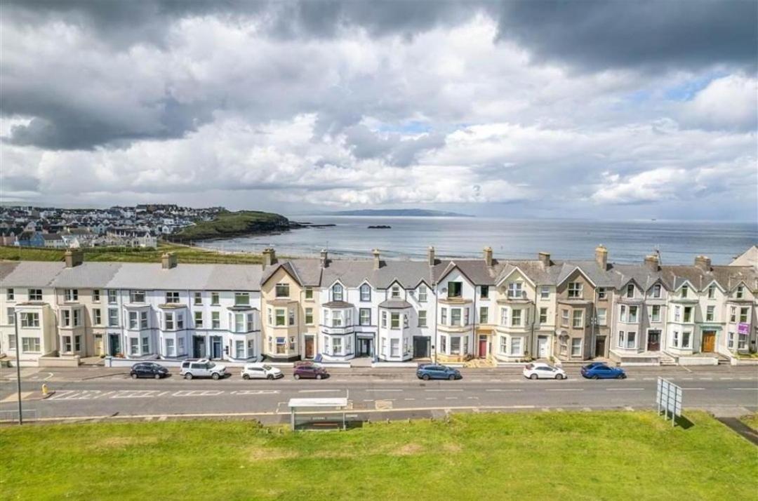 1 West - Dog Friendly - By The Sea Apartment Portrush