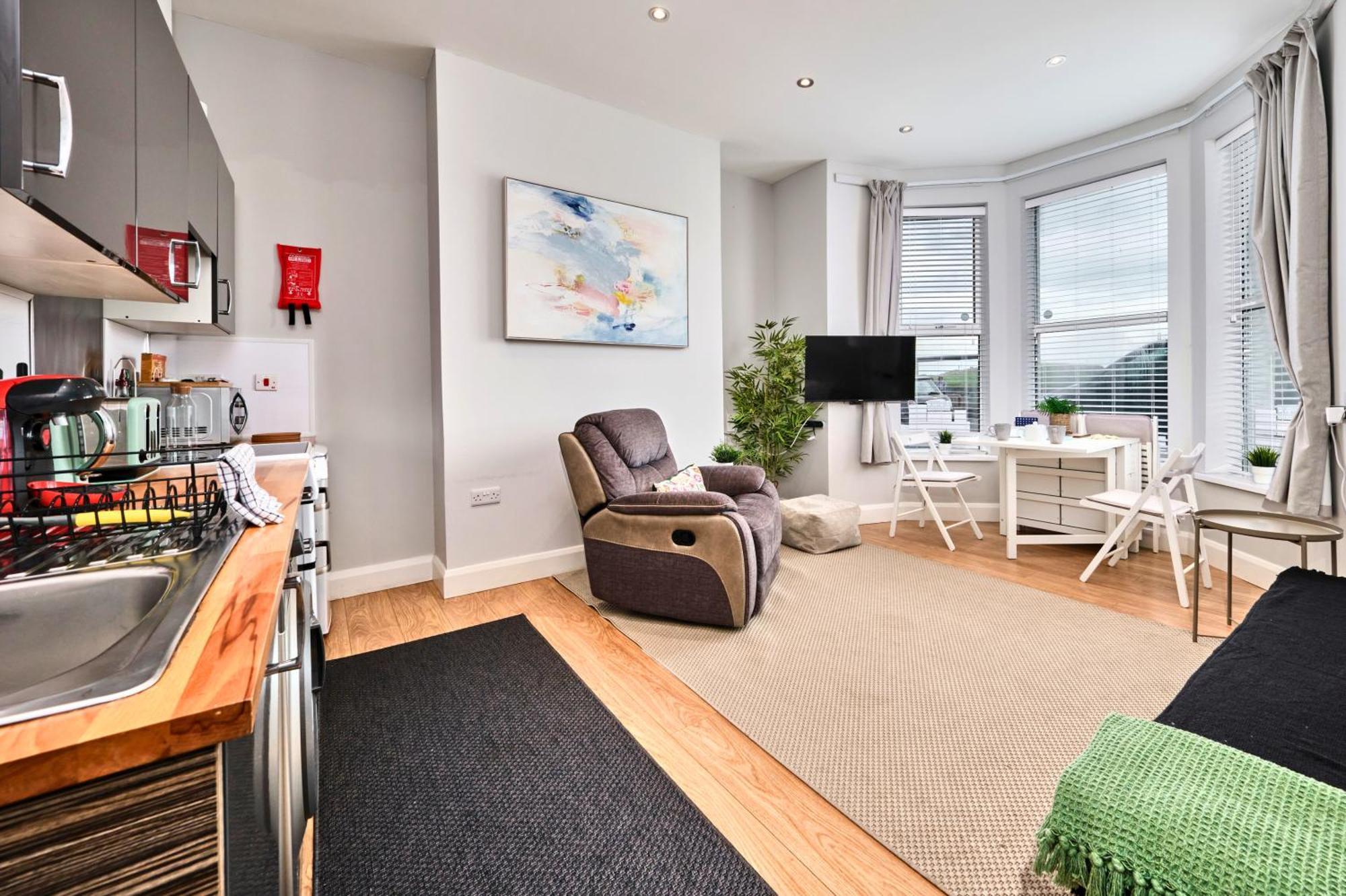 Apartment 1 West - Dog Friendly - By The Sea Portrush